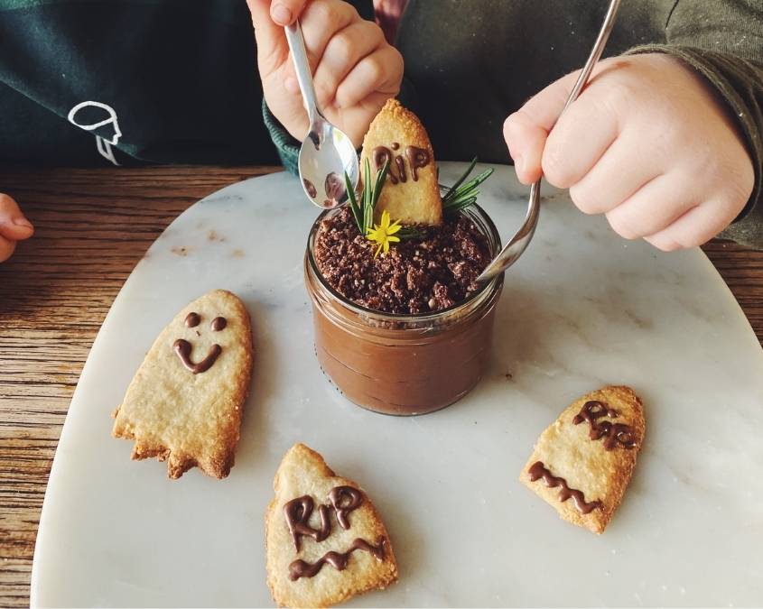 Nobó Chocolate Graveyard Mousse Pots